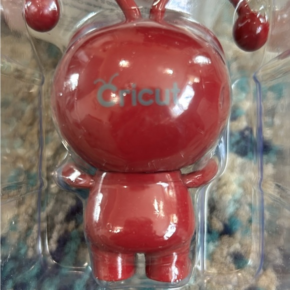 Cricut Cutie Merlot - Picture 2 of 3